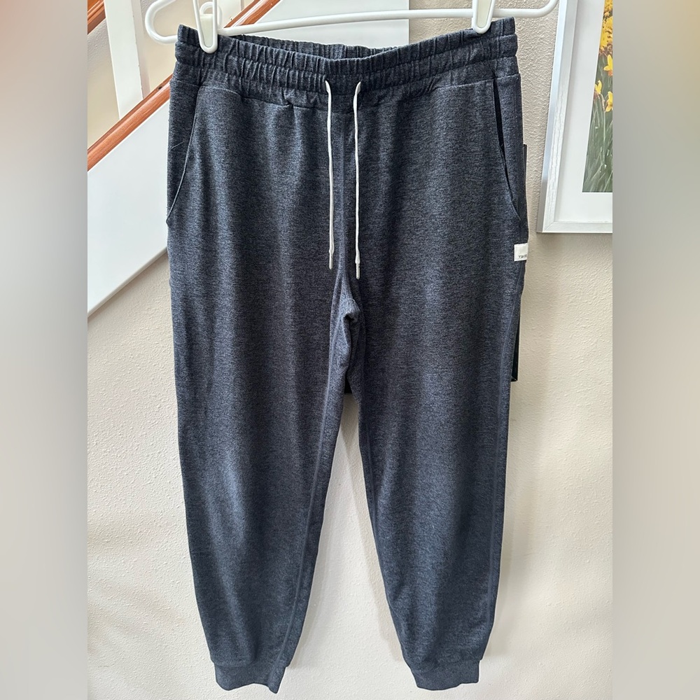 Vuori Women’s Performance Joggers in Charcoal Heather Size Small